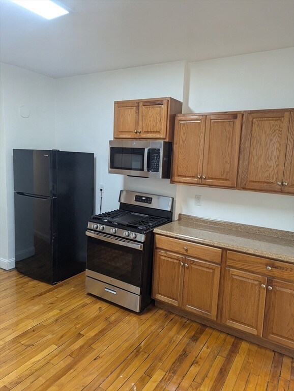 545 Revere St unit 1R, Revere, MA 02151 - photo 3