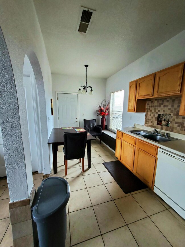 14316 Venecia Dr, El Paso, TX 79928 - photo 6