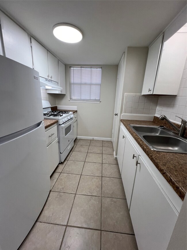 2400 5th St unit 23, Bay City, TX 77414 - photo 5