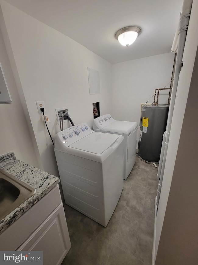 8417 Lazy Creek Ct, Springfield, VA 22153 - photo 3