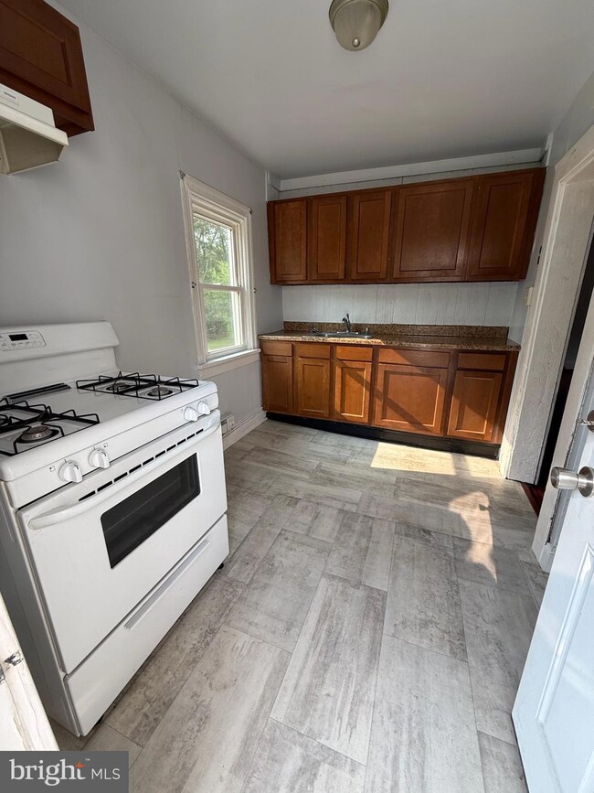 2220 Old Bethlehem Pike unit B, Sellersville, PA 18960 - photo 7