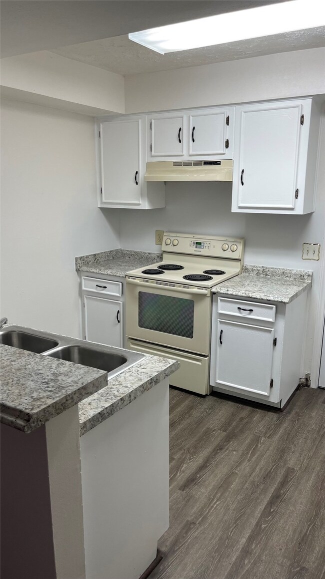 8310 Beechnut St, Houston, TX 77036 - photo 7