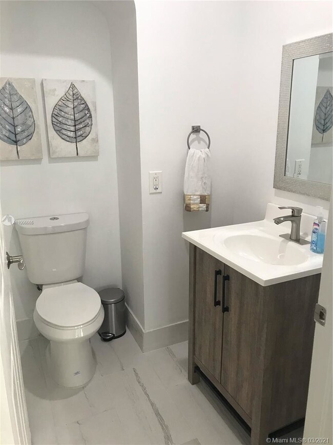 6733 NW 107th Place, Doral, FL 33178 - photo 5