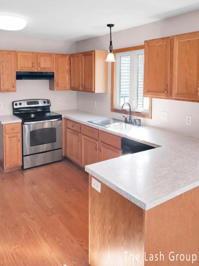 404 Falcon-Kitchen 3