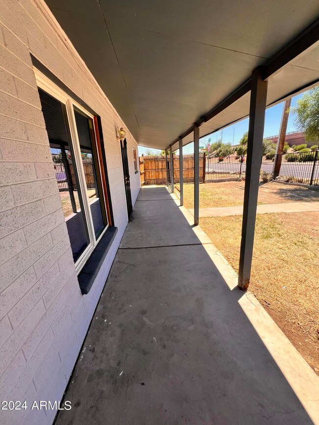 6211 N 51st Ave, Glendale, AZ 85301 - photo 4