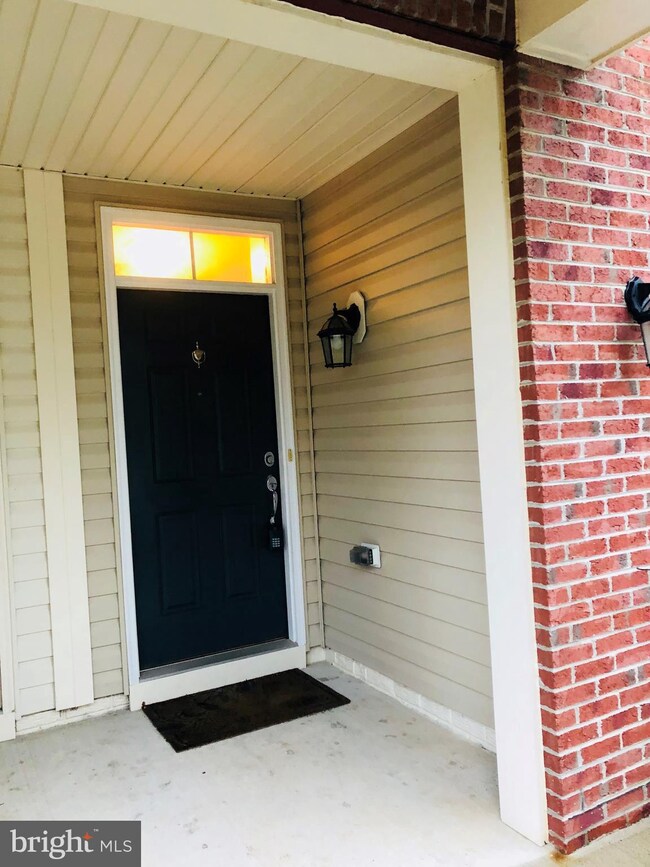 16756 Blackjack Oak Ln unit 48, Woodbridge, VA 22191 - photo 3