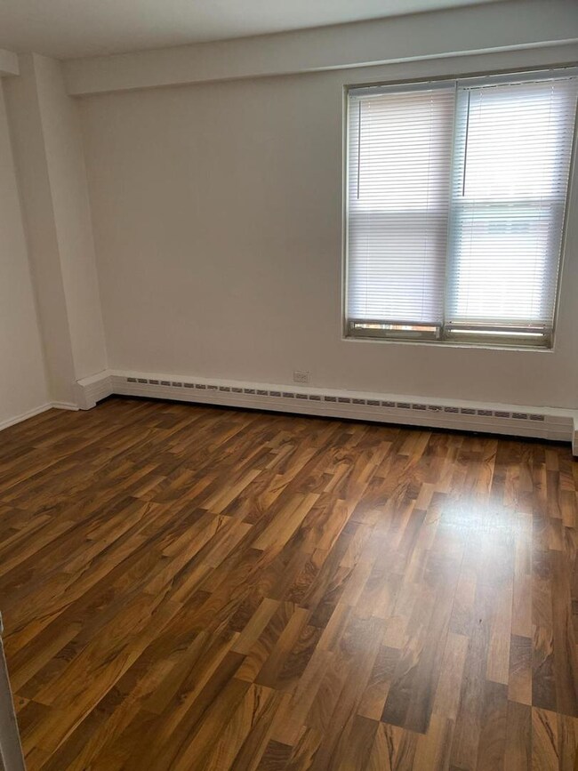 2610 W Berwyn Ave unit 512, Chicago, IL 60625 - photo 6