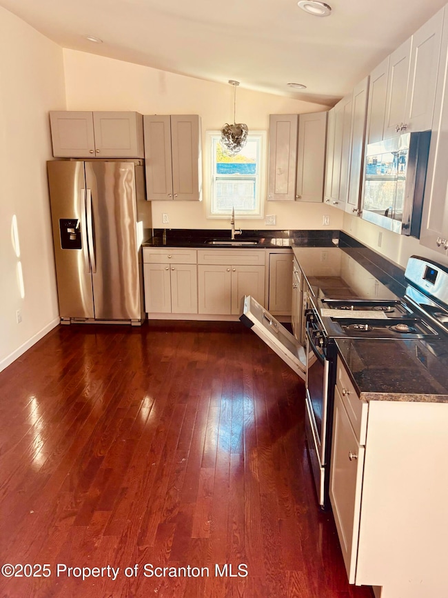 3709 Laurel Ave unit REAR 2nd Floor, Moosic, PA 18507 - photo 3