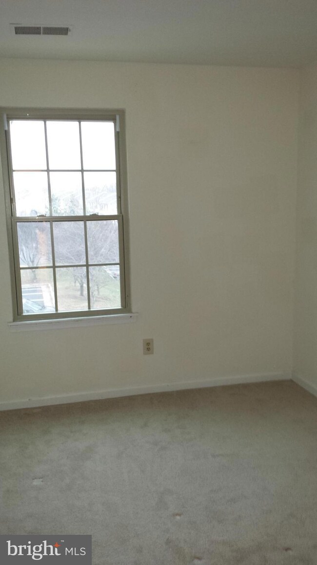 2005 Winslow Ct, Woodbridge, VA 22191 - photo 3