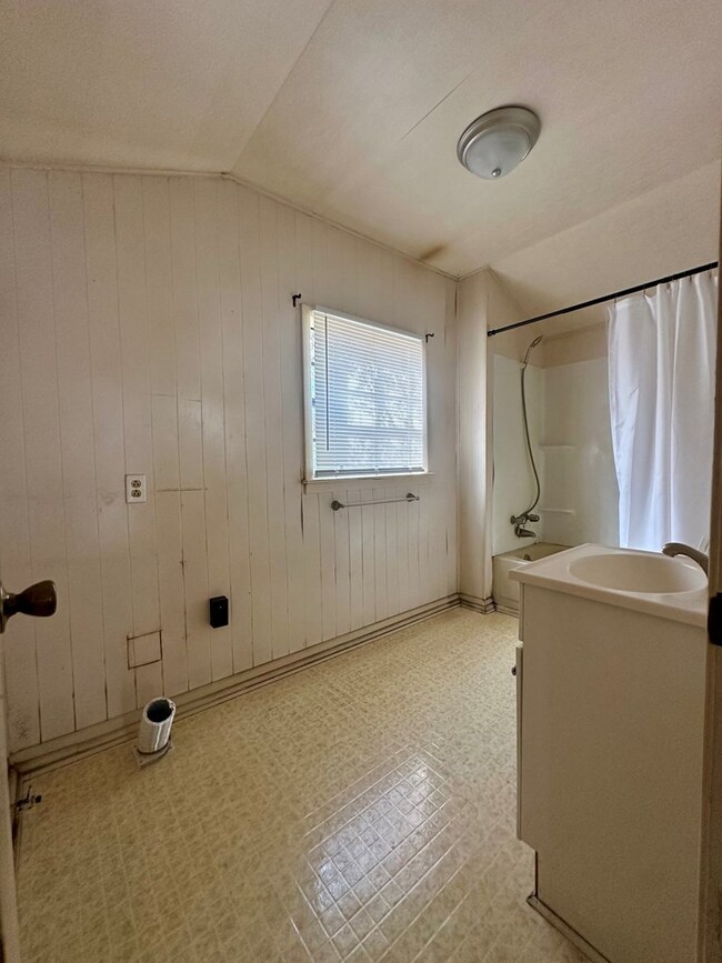 1019 NW Northwest Ave, McComb, MS 39648 - photo 6