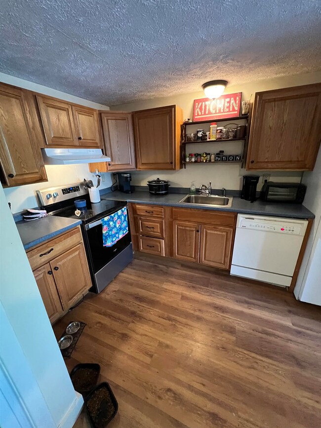 37 Eastside Ln unit 2, Francestown, NH 03043 - photo 2