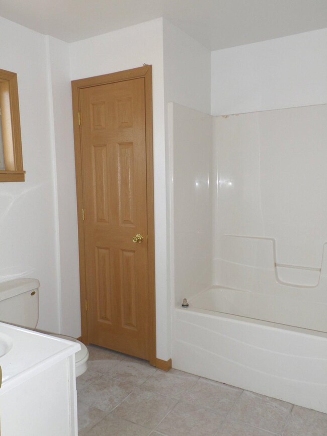 72 Dogwood Dr, La Porte, IN 46350 - photo 7