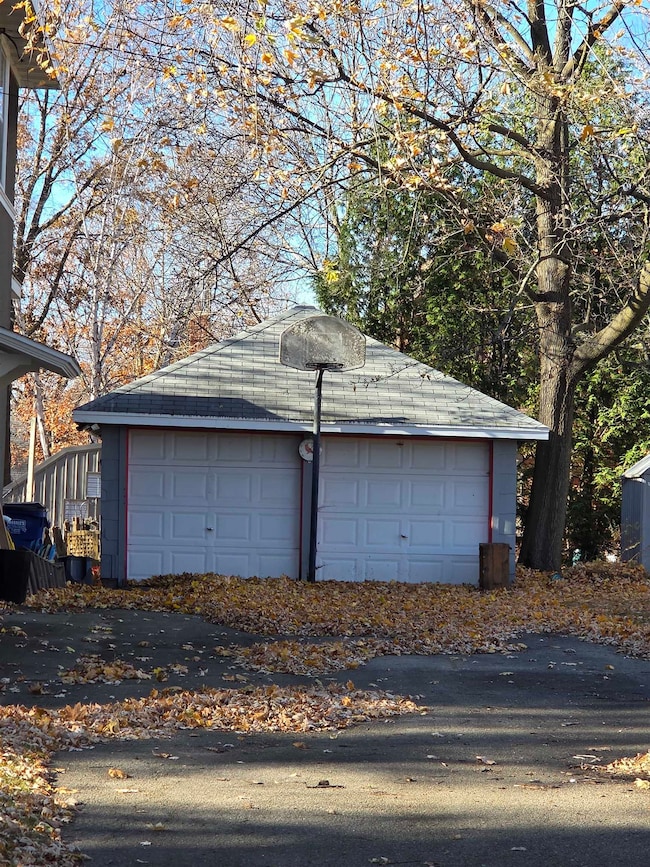 29 N Clinton Ave, Clintonville, WI 54929 - photo 2