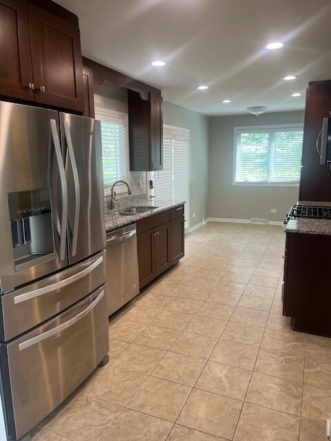 409 E Fullerton Ave, Elmhurst, IL 60126 - photo 2