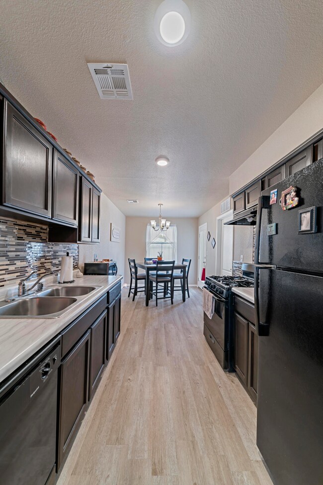 14265 Paraiso Dr, Horizon City, TX 79928 - photo 5