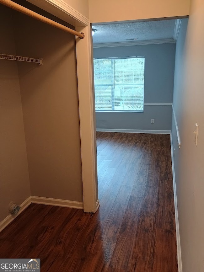kitchen to washer / dryer connection to dining room