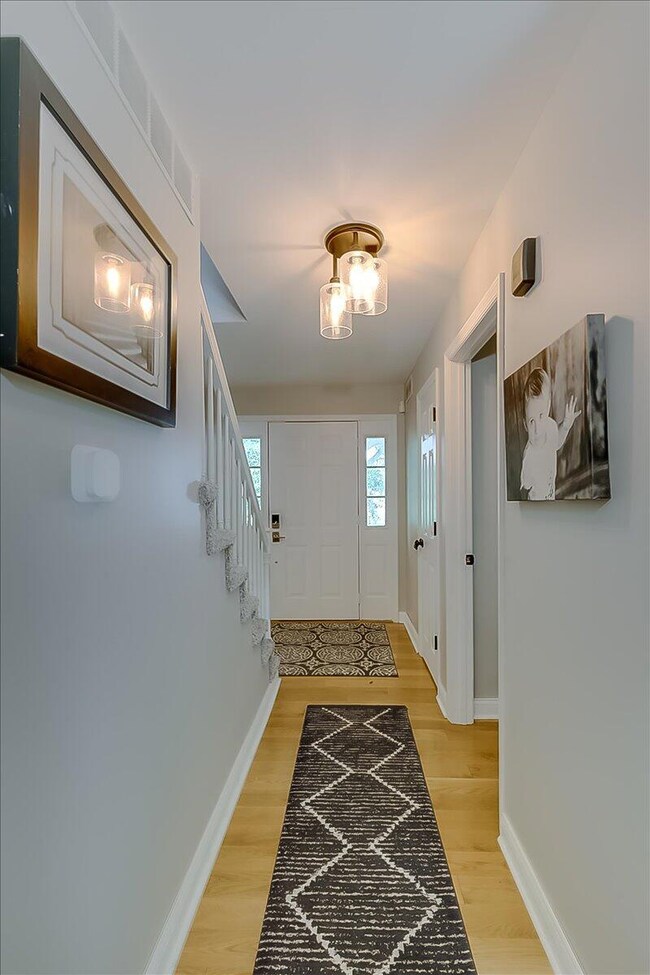 225 Farmbrook Cir, Frankfort, KY 40601 - photo 4