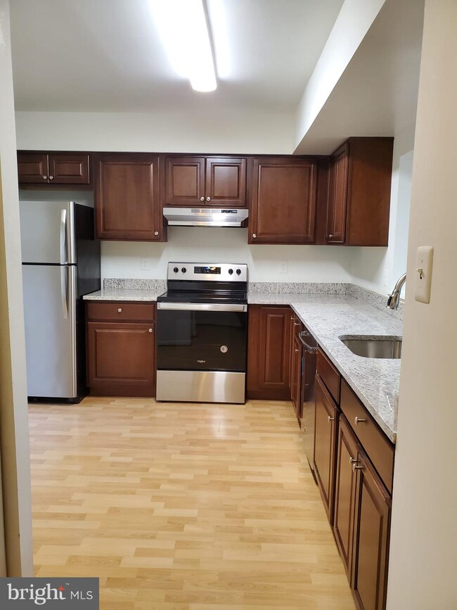 18811 Summer Oak Ct, Germantown, MD 20874 - photo 3