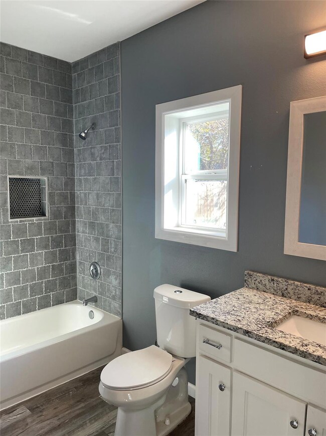 426 W Day St, Denison, TX 75020 - photo 3