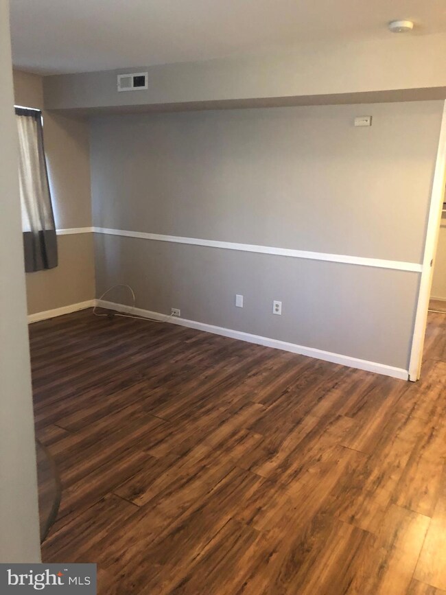 907 Berwyck Ct, Sicklerville, NJ 08081 - photo 3