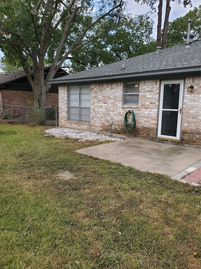 1715 Brumbelow St, Rosenberg, TX 77471 - photo 4