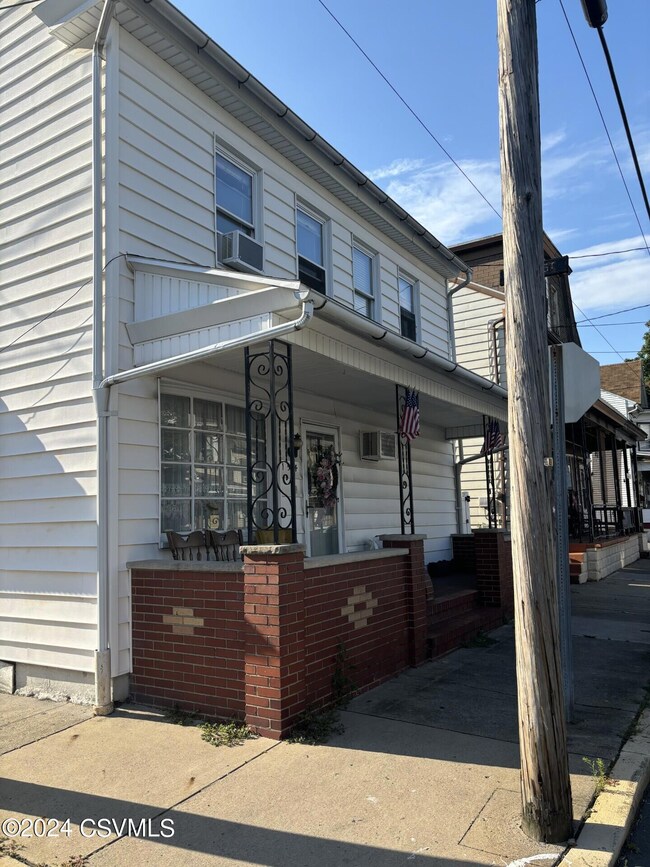 154 S Shamokin St, Shamokin, PA 17872 - photo 3