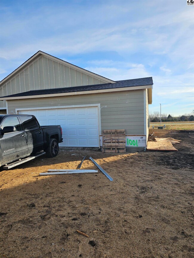 1001 Cherokee Rd, Mc Pherson, KS 67460 - photo 2