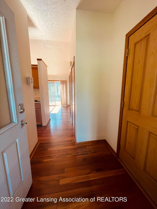 4803 Moultrie Cir, Lansing, MI 48917 - photo 3