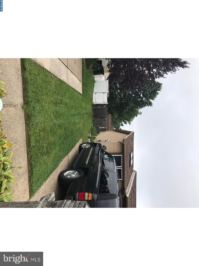 412 Centennial Dr, Morrisville, PA 19067 - photo 4