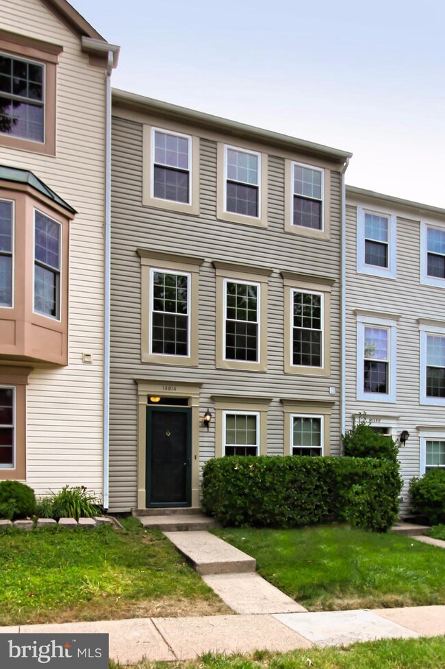 13914 Big Yankee Ln, Centreville, VA 20121 - photo 2