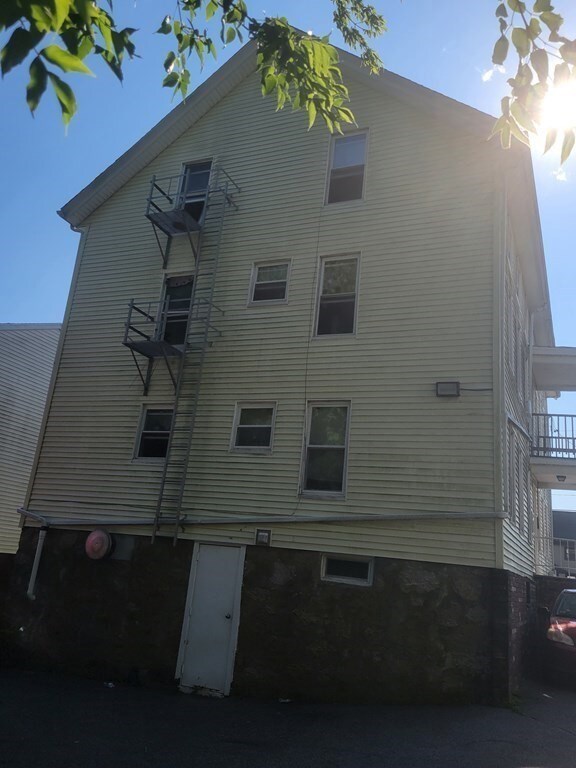 98 Raymond St, Fall River, MA 02723 - photo 5