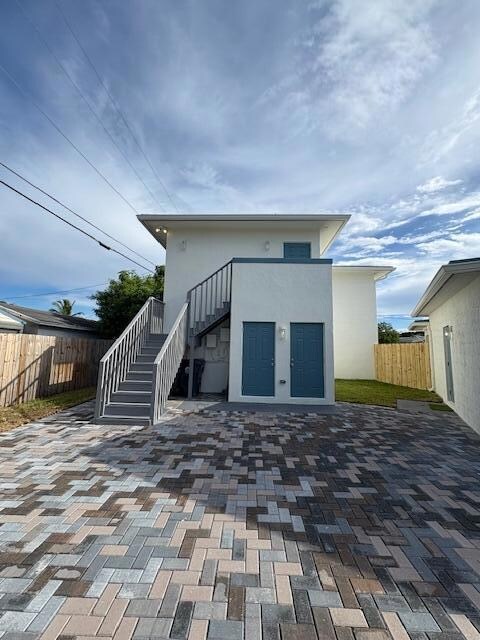 5580 Honeysuckle Dr unit 1st Floor, West Palm Beach, FL 33415 - photo 2