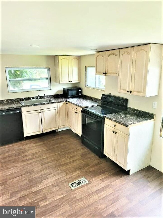 4776 Carmody Ct unit TRLR L, Harwood, MD 20776 - photo 7