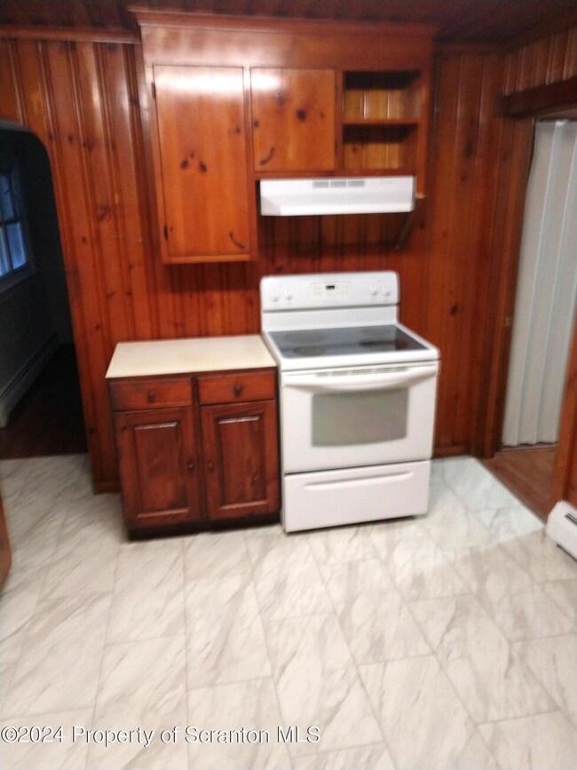 1357NMainAve2ndlfrKitch1