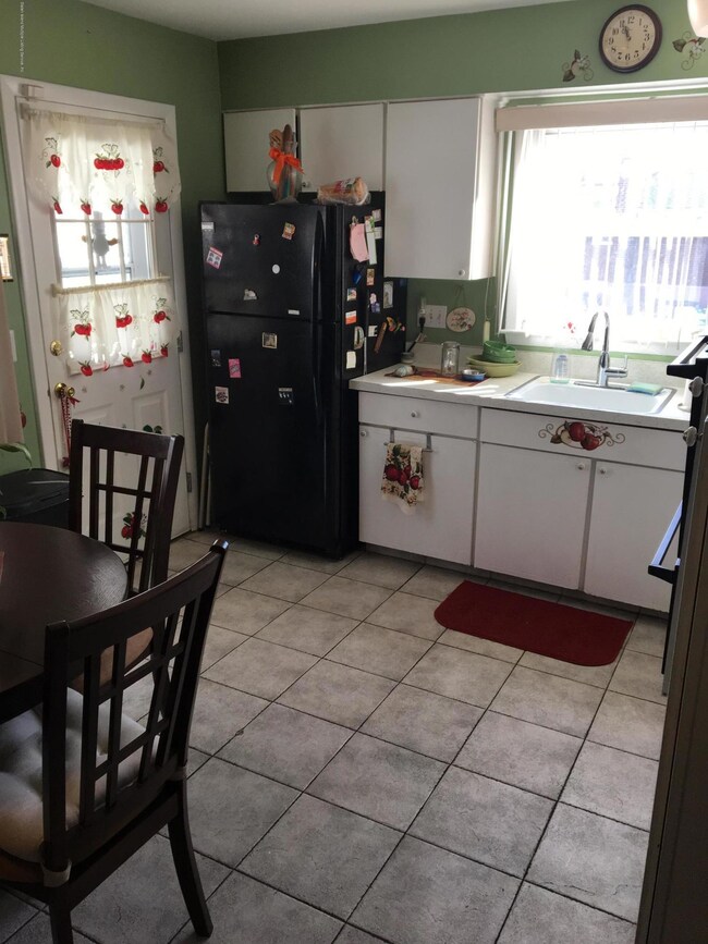 eat in kitchen1
