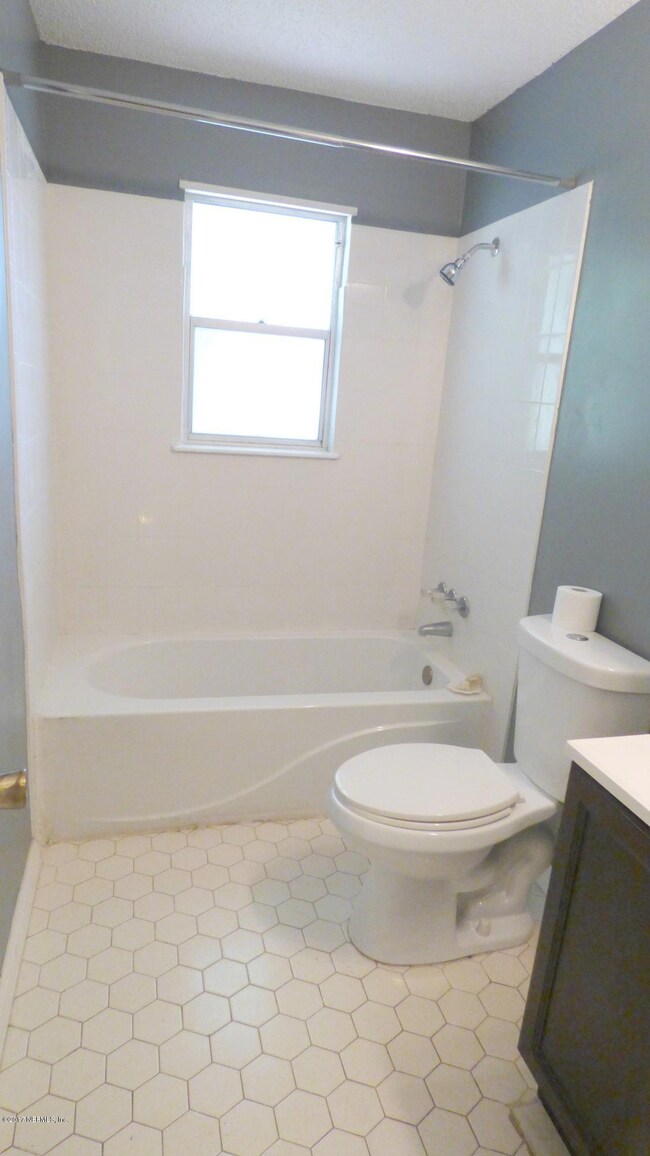 8857 Sandusky Ave S, Jacksonville, FL 32216 - photo 6