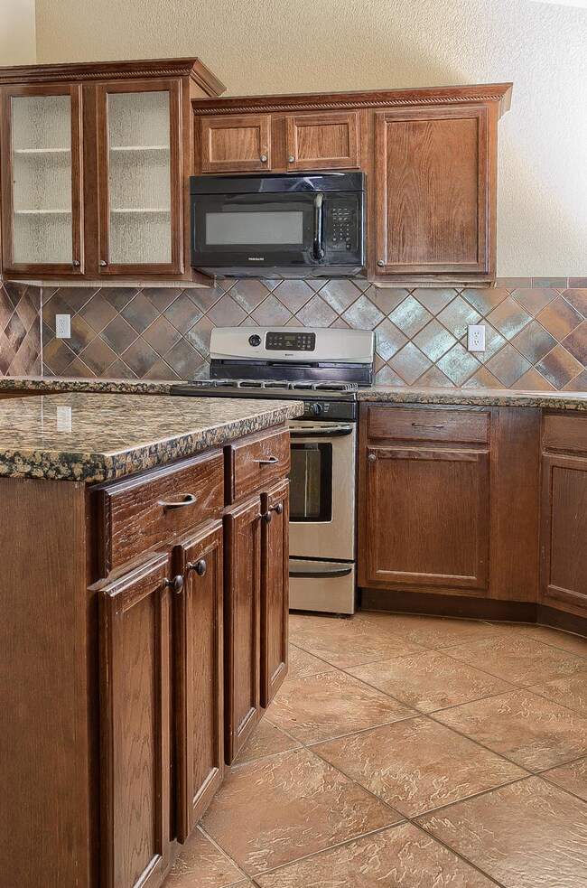 14316 Desert Sky Dr, Horizon City, TX 79928 - photo 7