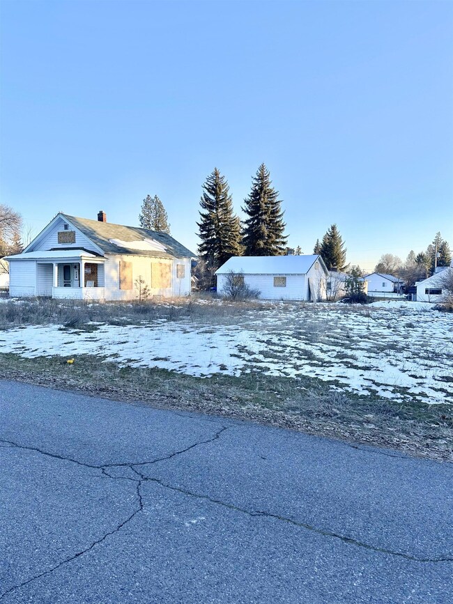 118 E 3rd St, Deer Park, WA 99006 - photo 3