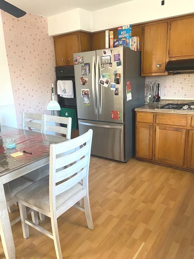 553 W Comstock Ave, Elmhurst, IL 60126 - photo 5