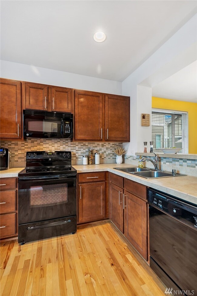 333 127th St SE unit A, Everett, WA 98208 - photo 6