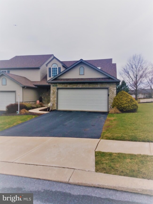 116 Gantz Meadows, Mount Joy, PA 17552 - photo 2