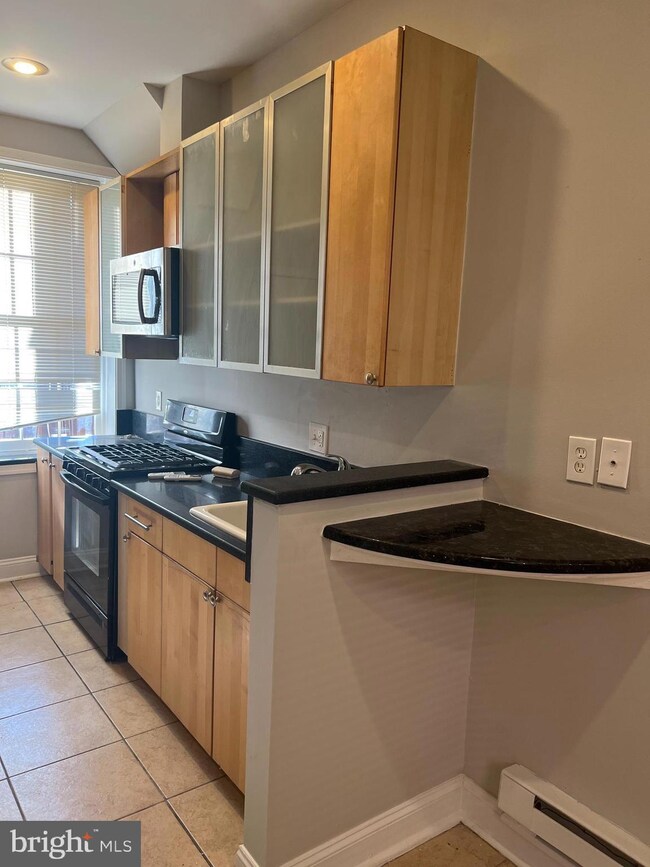 867 Reinhart St, Baltimore, MD 21230 - photo 3