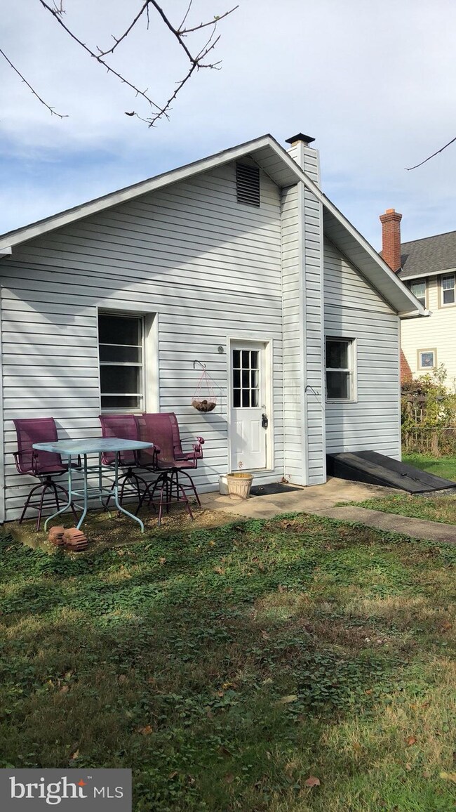 235 Carvel Rd, Pasadena, MD 21122 - photo 2