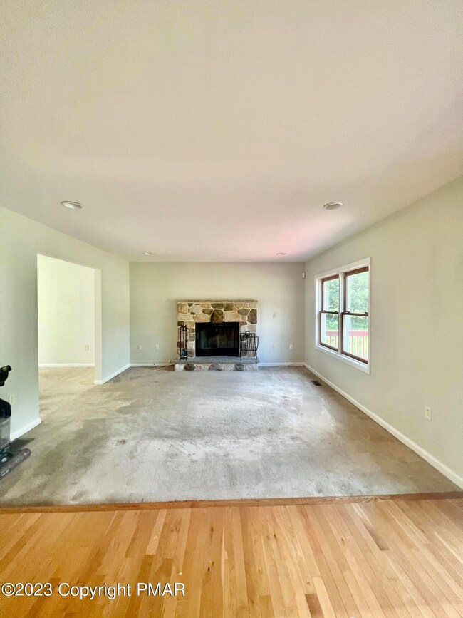 2113 Bushkill Cir, Bushkill, PA 18324 - photo 4