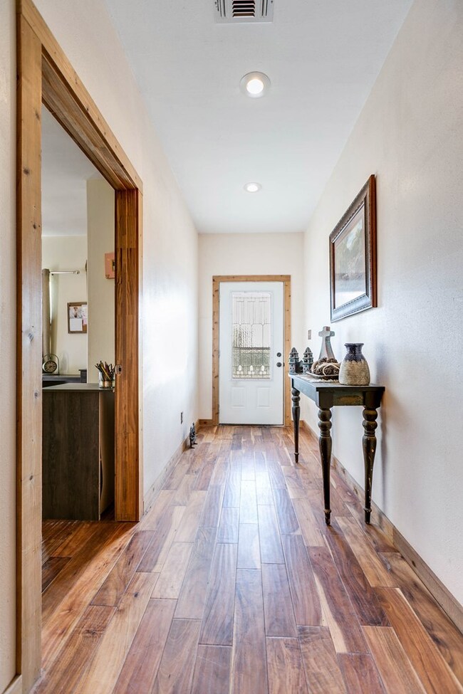 11461 Twin Lakes Ln, San Angelo, TX 76904 - photo 2