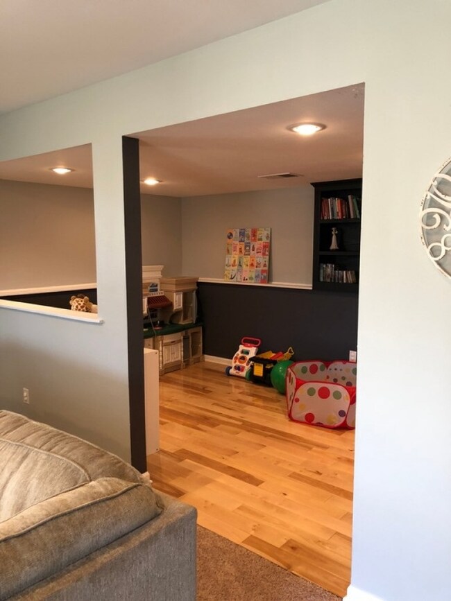 2865 Larkspur Ln, Fitchburg, WI 53711 - photo 5