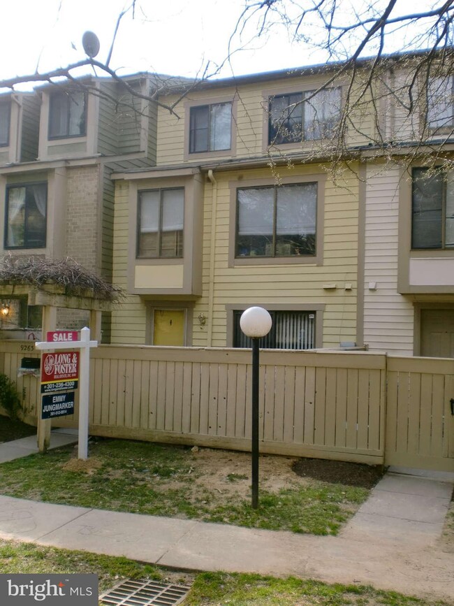 9263 Chadburn Place, Montgomery Village, MD 20886 - photo 4