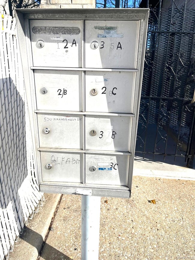 520 Ellsworth Ave unit 2B, Bronx, NY 10465 - photo 7