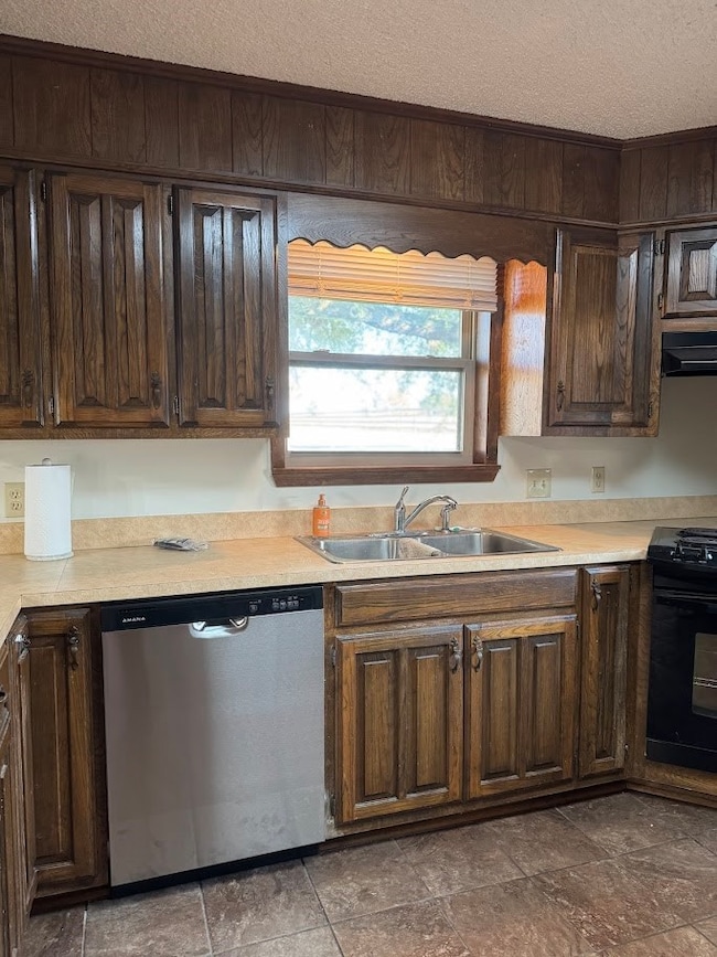 111 Parkwood, Teague, TX 75860 - photo 7