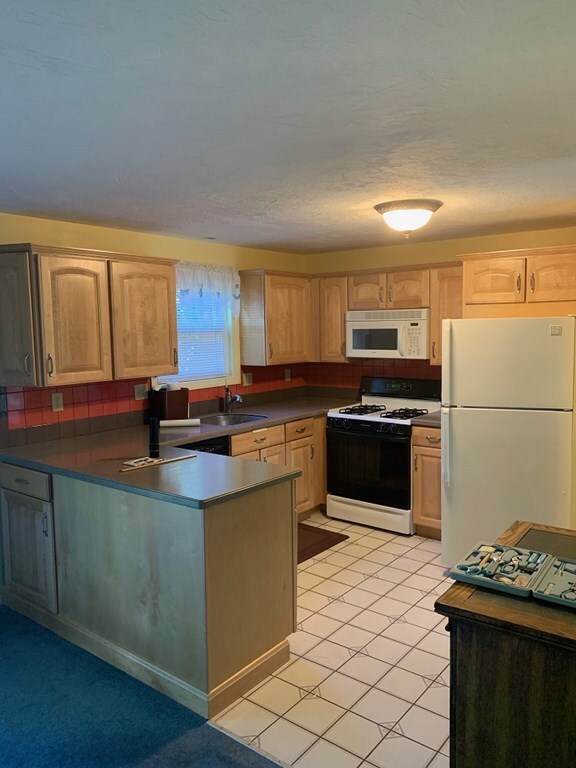 1 Franklin Square unit J, Randolph, MA 02368 - photo 2